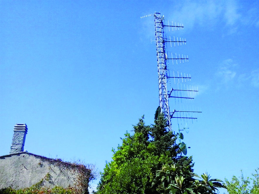 Paura per l’antenna di Radio Maria Il Vernacoliere